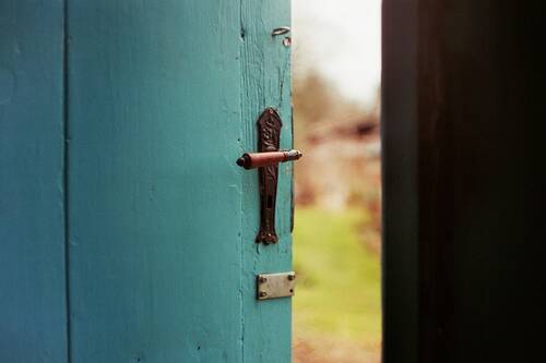 Shot with Leica M5 and the Summicron 2.0 on AGFA Vista Plus 400